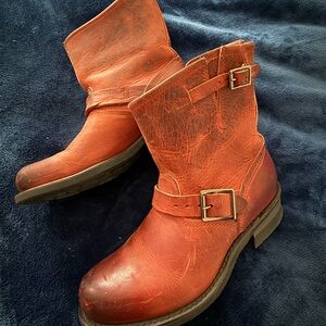 Stylish Women's Leather Boots